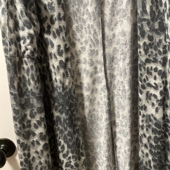 Lularoe grey leopard print light weight long cardigan - Picture 2 of 3